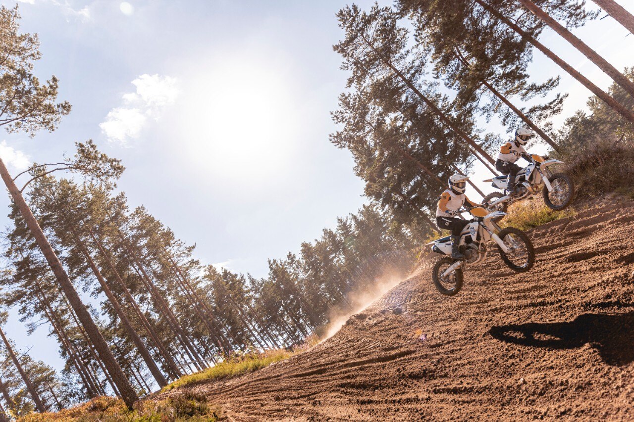 Husqvarna presenta la gamma 2023 in versione “Heritage” 